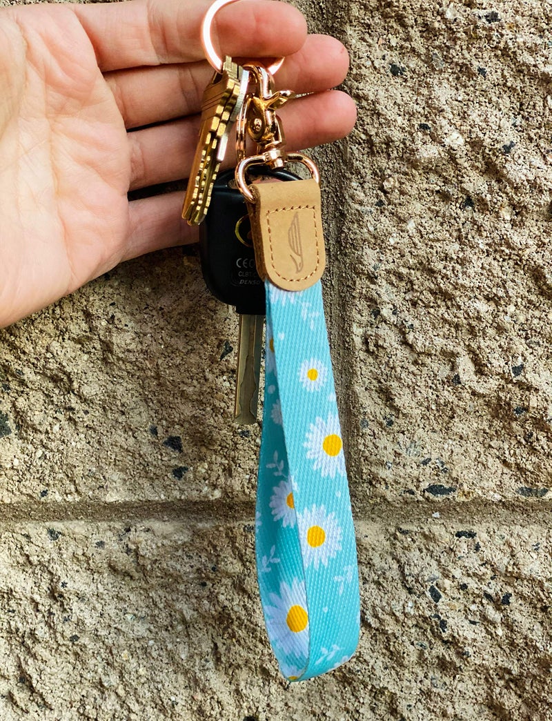 POCKT Lanyard for Keys Wristlet Strap Key Chain Holder for Men and Women - Cool Hand Wrist Lanyards for Keys and Wallets | Daisy - Image 3